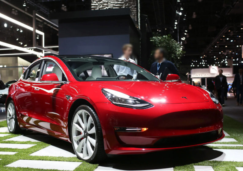 Кто выиграл Tesla в казино Bitstarz